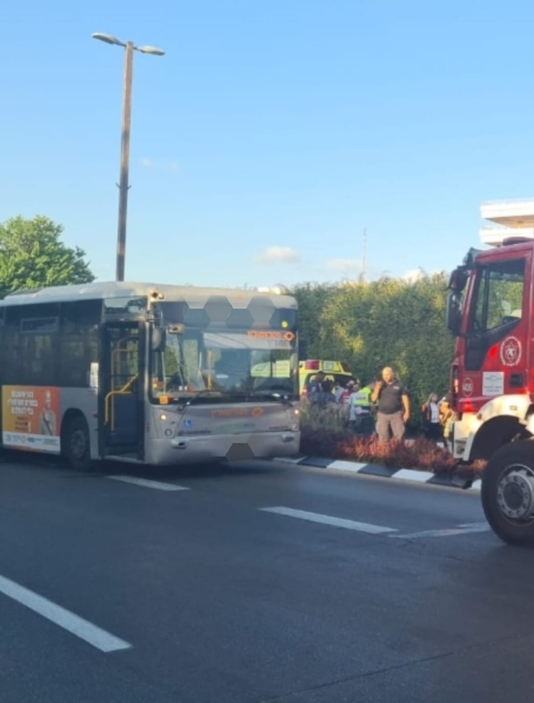 אישה נהרגה מפגיעת אוטובוס ליד קניון רננים