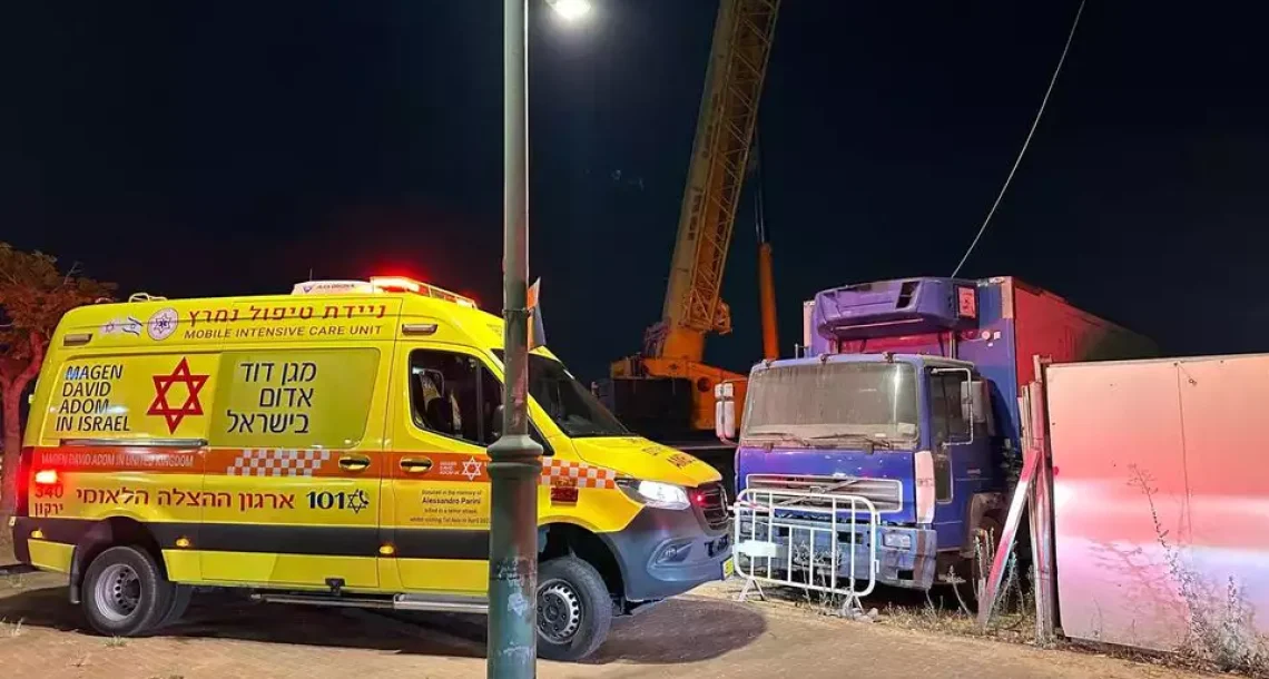 טרגדיה באתר בנייה ברעננה: פועל נהרג לאחר שנפל ממנוף בגובה 50 מטר