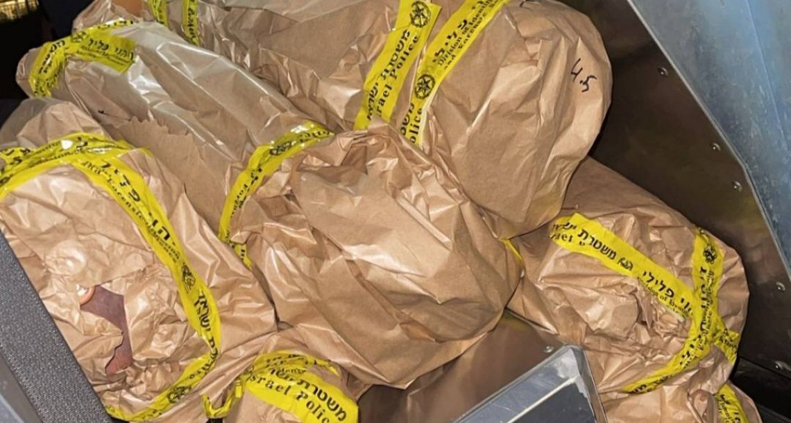 ספרי התורה שנגנבו מבית הכנסת "בר יוחאי" אותרו בשדות רעננה