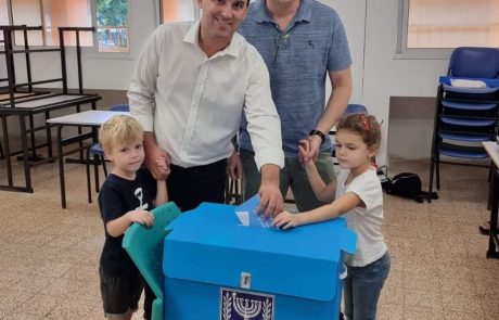 איתן גינזבורג ראש עיריית רעננה לשעבר, חוזר לכנסת