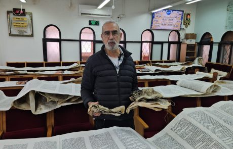 ספרי התורה שנגנבו חזרו לבית הכנסת בר יוחאי — הקהילה מתגייסת לשיקום, לזיהוי ולרגעי התרגשות