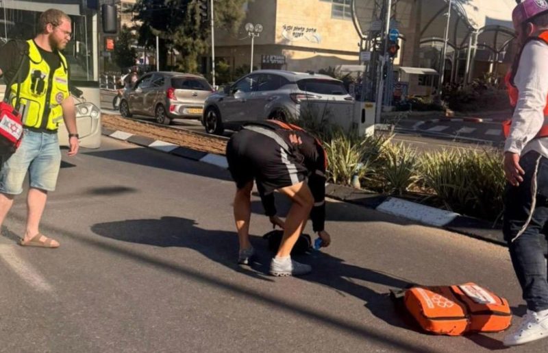 כמעט נגמר באסון: בן 4.5 נפגע מאוטובוס ברעננה המשפחה מחפשת את המצילים מהזירה